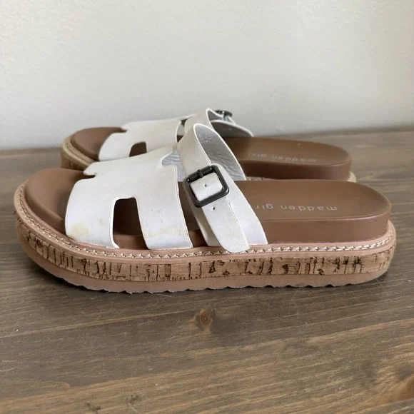 Madden Girl Womens‎ 8M White Favor Slip On Slides Sandals Comfort Shoes Summer - Picture 3 of 9